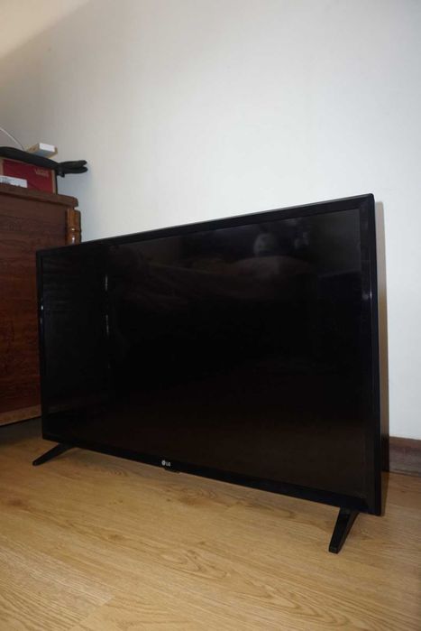 TV LG preta em excelente estado + comando