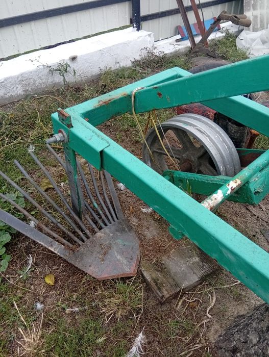 Копачка 3-точкова