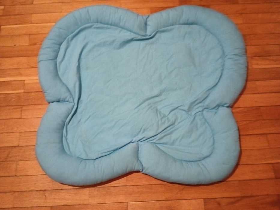 Tapete de atividades para bebé da marca Chicco