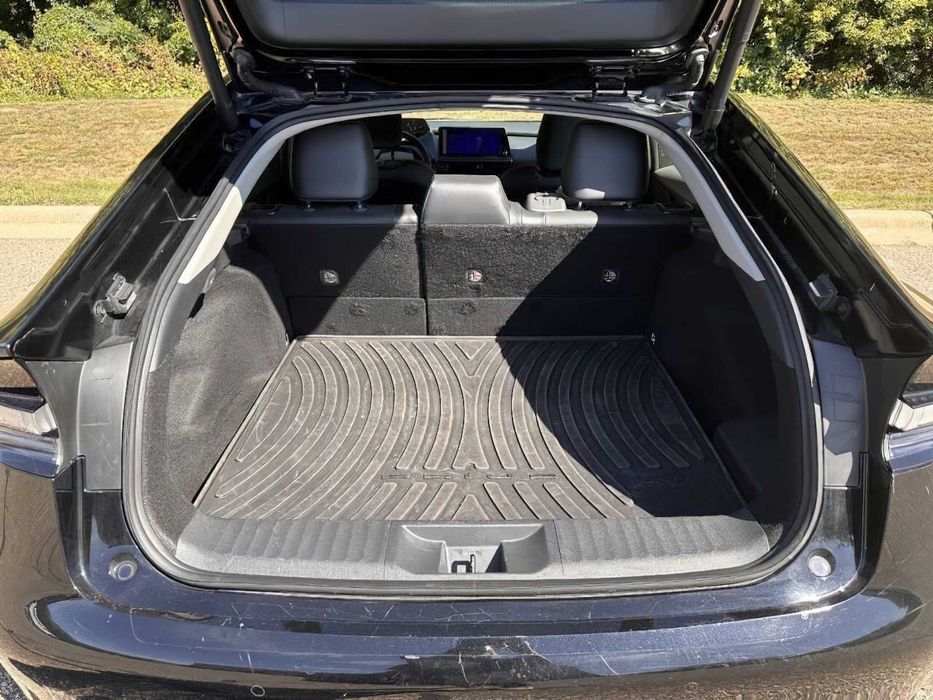 Toyota Prius Prime      2024