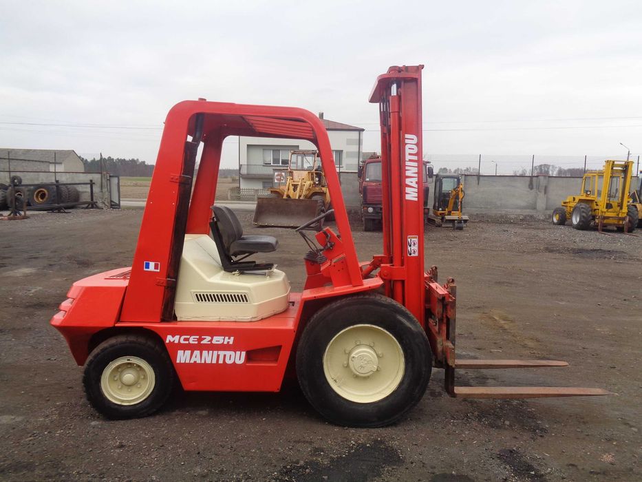 Wózek widłowy terenowy MANITOU MCE 25H