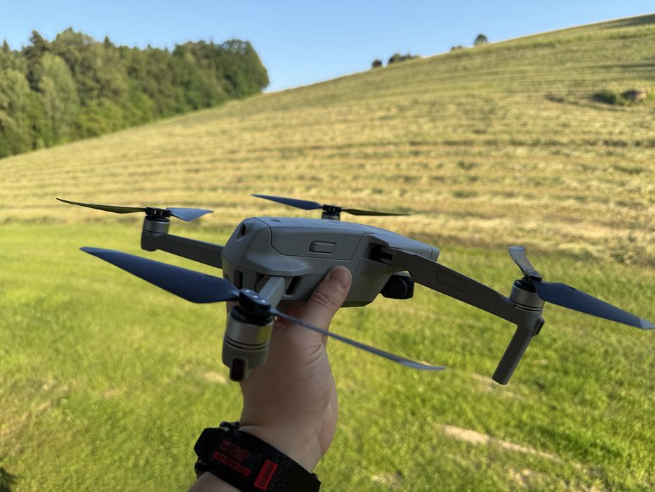 Dron DJI Mavic Air 2