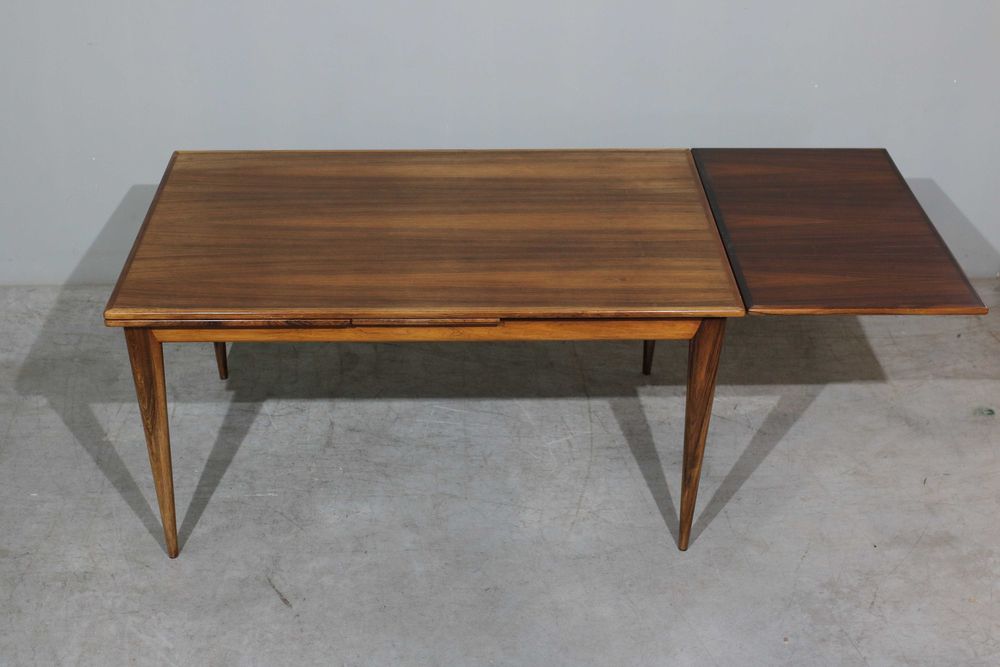 Mesa de jantar extensível Niels O. Moller em pau santo