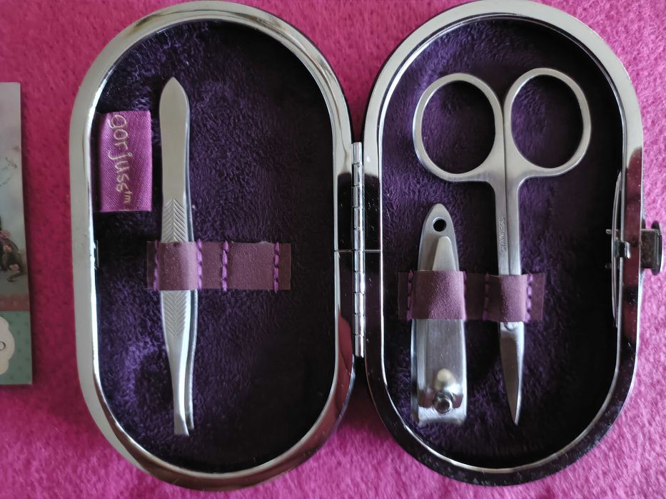 Estojo Manicure + Medalha Gorjuss, Santoro