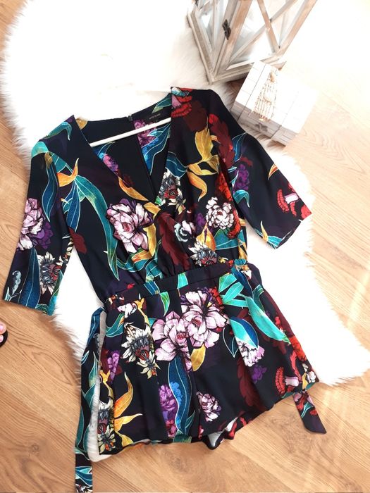 Elegancki kombinezon w kwiatki river island