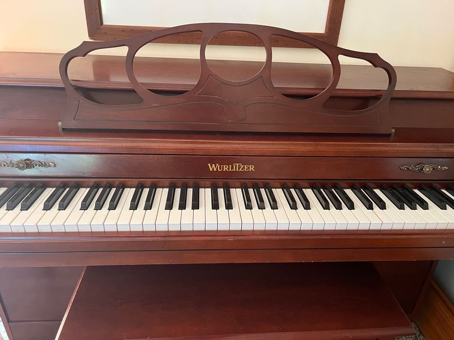 Piano vertical Wurlitzer