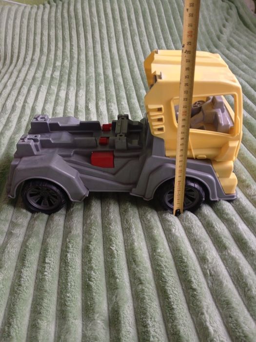 Машинки средних размеров