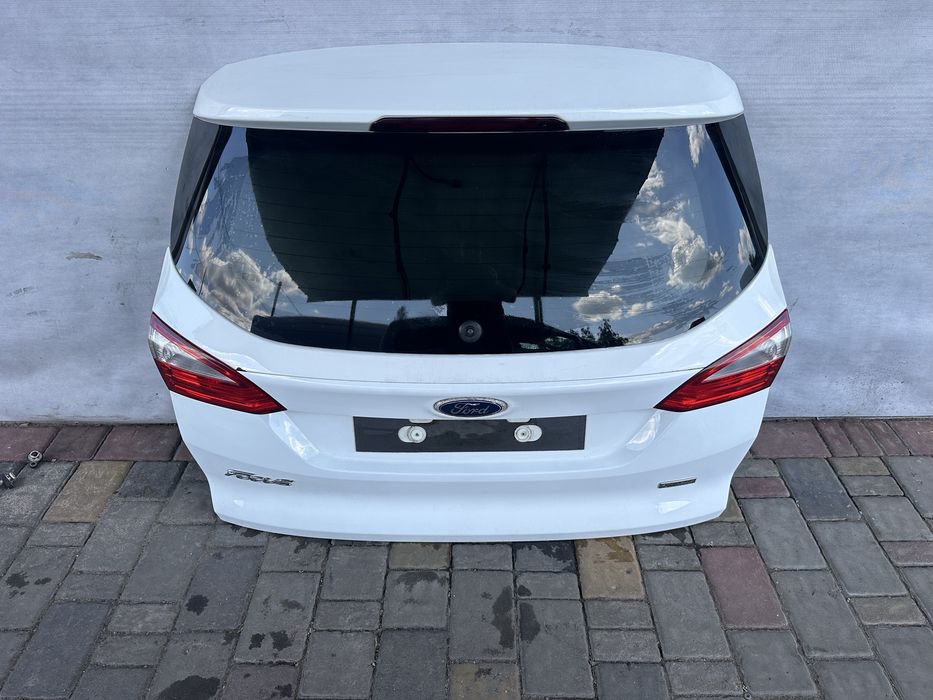 Кришка багажника ляда Ford Focus MK3