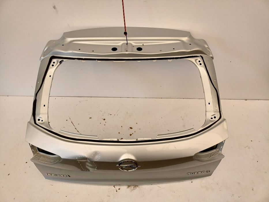 Opel Insignia B II 2 kombi 17- klapa tylna tył bagażnika