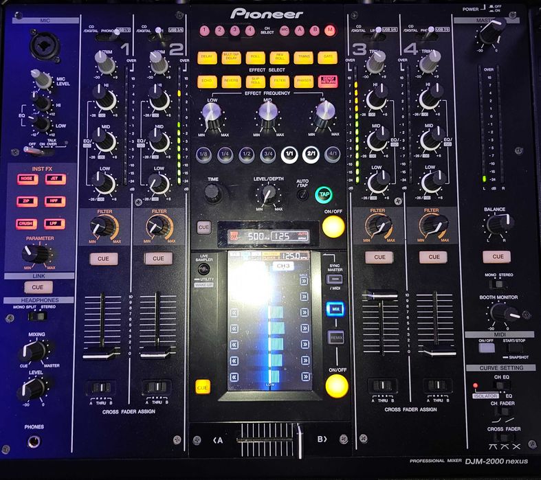 Pioneer CDJs 2000 Nexus + DJM 2000 Nexus + Flight Case Tripla: