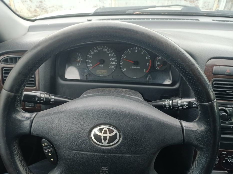 Sprzedam Toyote  Avensis