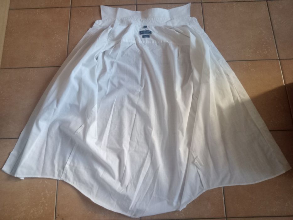 Продам 4 теніски і 3 рубашки в гарному стані