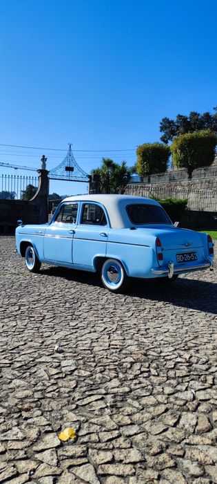 Ford Prefect Four Door Saloon De luxe (100E) classico