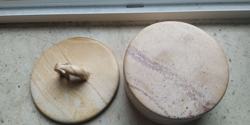 Caixa de pedra origem africana