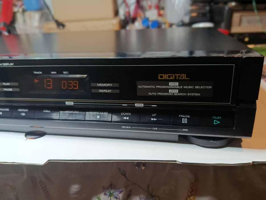 Odtwarzacz CD Sharp DX-670