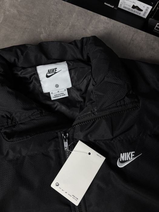 Куртка пуховик Nike club puffer jacket 550 FB7368-010