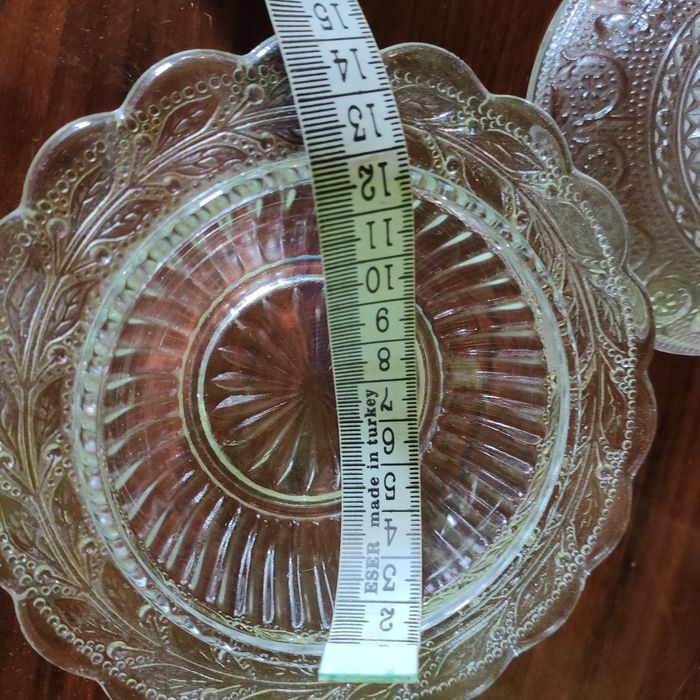 Stara szklana paterka, cukiernica.