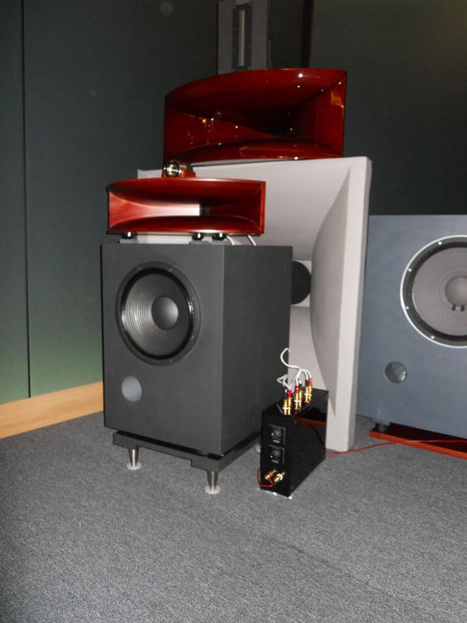 Colunas "Lesnikov Acoustics"