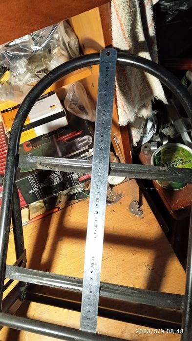 Напольний тримач зеркала