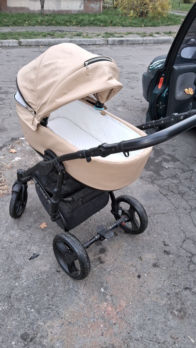 Дитячий візочок .