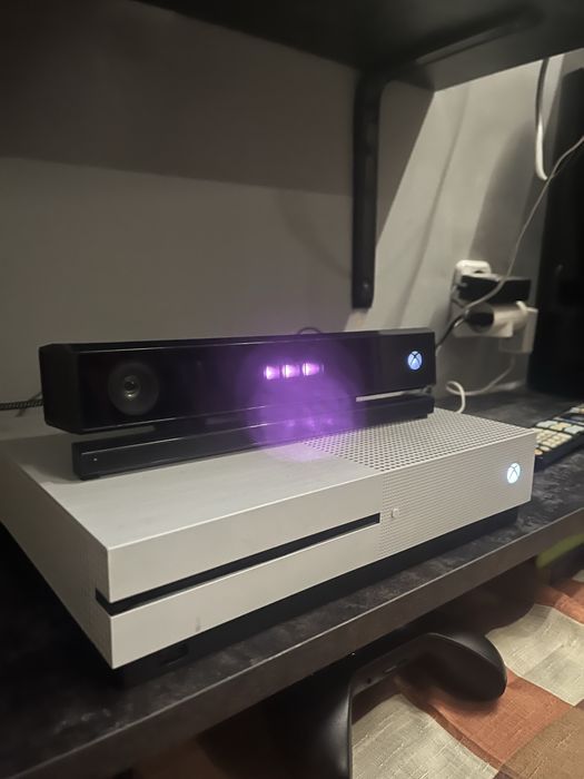 Kinect do  Xbox’a One S + gra Kinect Sports Rivals + adapter – zestaw