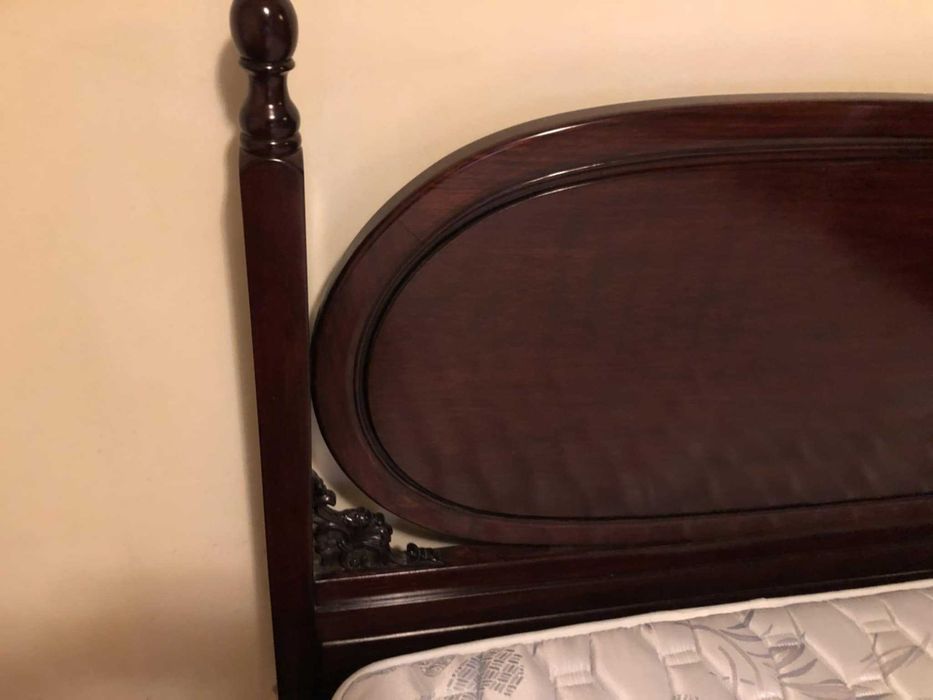 Cama de Casal em Madeira Pau Rosa Macau