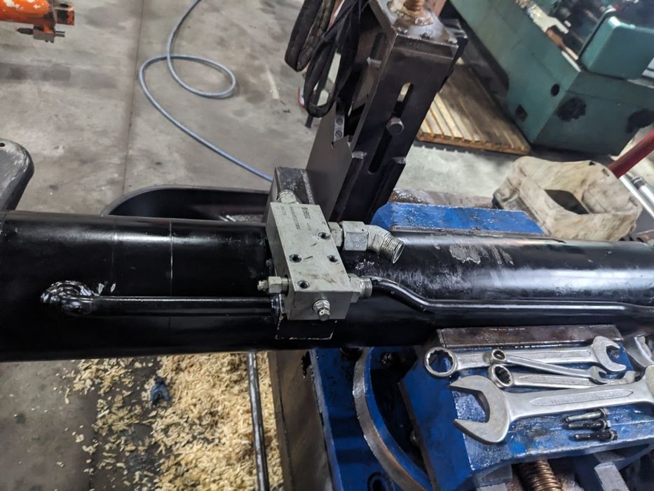 Ремонт гідроциліндрів будь-якої складності — Швидко та з Гарантією