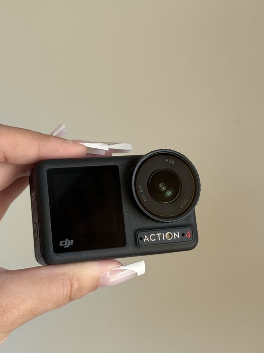 Camera osmo action 4 (acessorios incluidos)