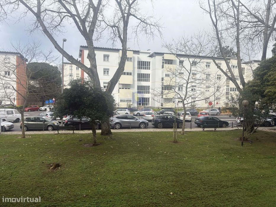 Oportunidade única: apartamento T2 em Oeiras para investimento seguro