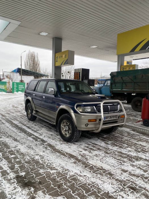 MITSUBISHI PAJERO 1999. 2,5 дизель 
 Машина на повному, ходу.
Є моменти по порогам, так все добре. 
Продаж Або обмін 
Машина на тимчасовому обліку 
Для військових те що треба