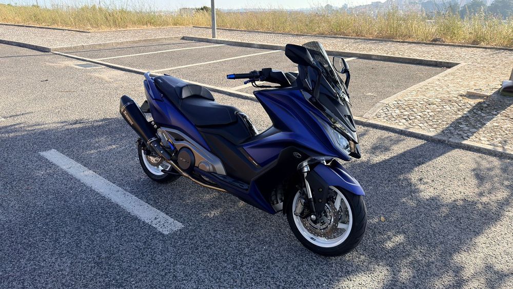 Vendo Kymco AK550 2022 Azul full extras