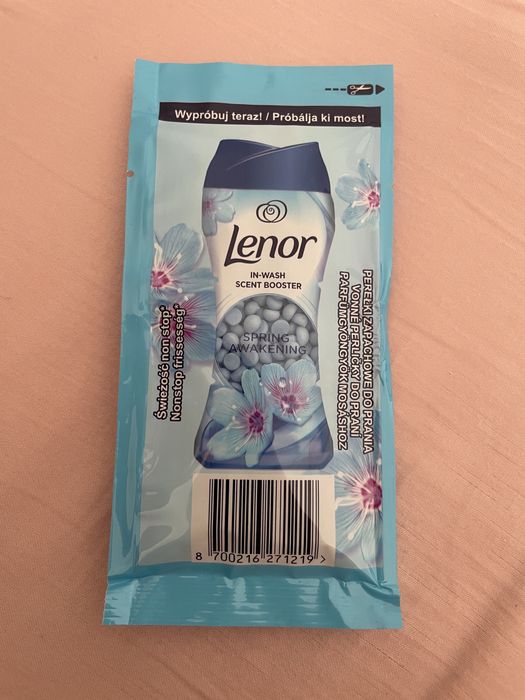 Plyn do prania Kuschel weich + 21 jednorazowych lenor+ 1 perełki lenor