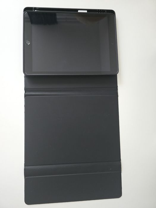 Apple iPad 9 generacji, super stan, ekran 10.2 cala, 64 GB pamięć