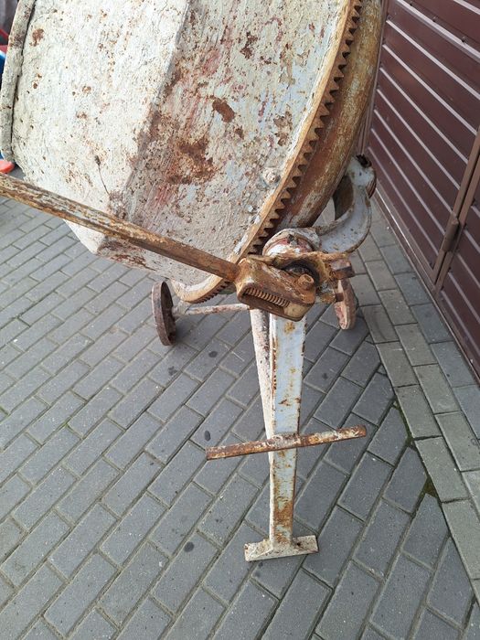 Betoniarka 125l  230v Leschia