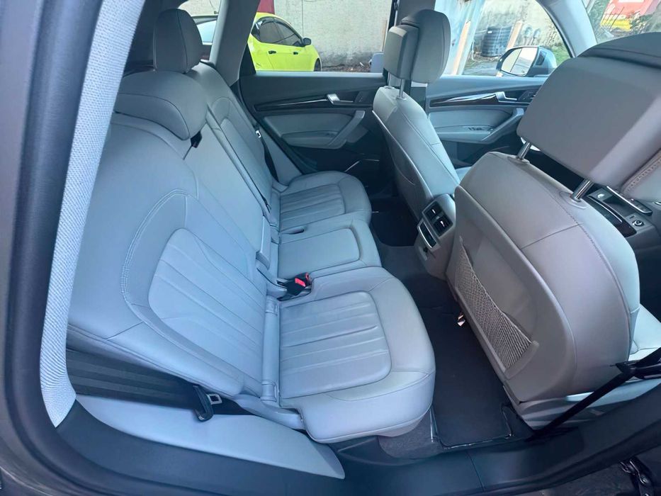 Audi Q5      2020