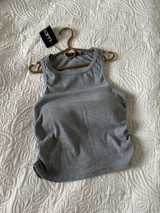 Жіночий топ майка з вшитими чашками