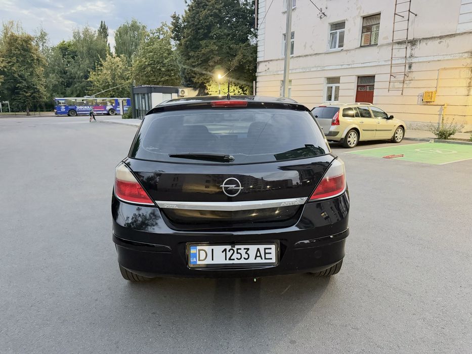 Продам Opel Astra H