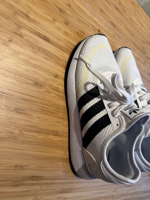 Tenis adidas 43,5