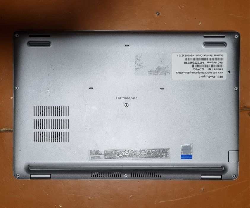 Ноутбук Dell i5-1145g7 8ram 250 ssd