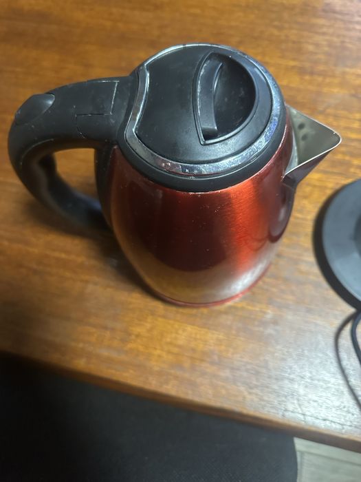 Продам чайник електричний