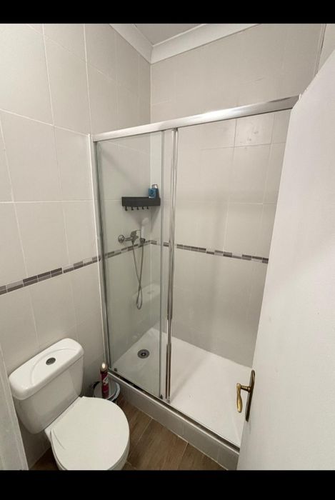 Alojamento T6 para venda