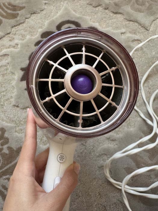 Фен Philips ionic