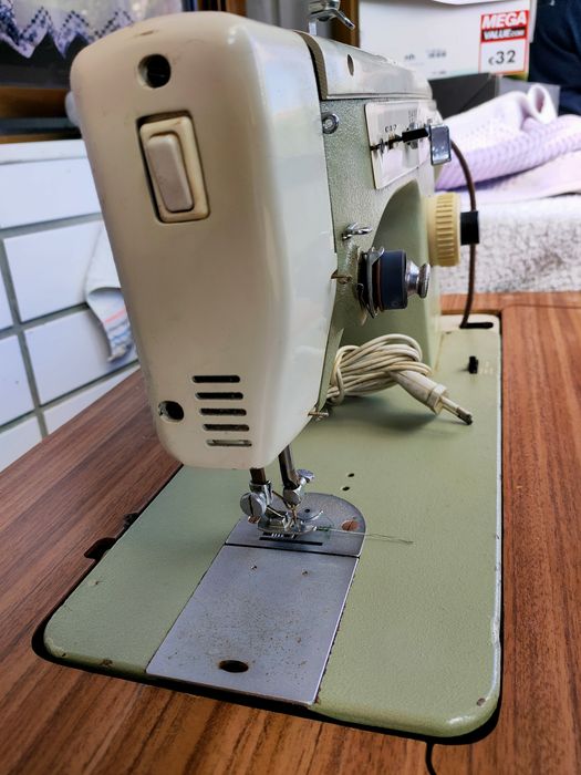 Máquina costura Alfa 482