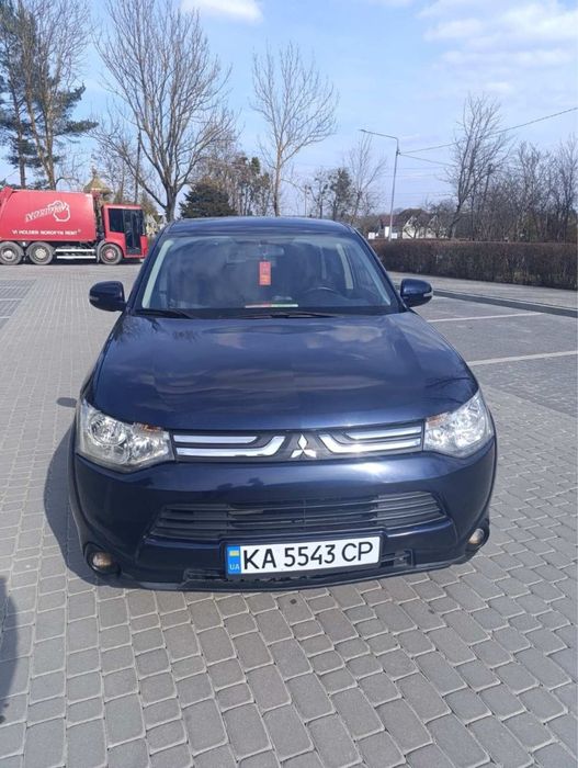Продаю Mitsubishi Outlander Se 2013