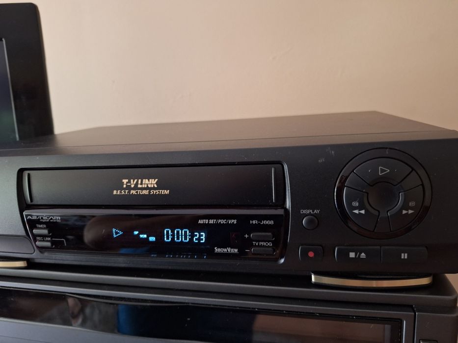 Magnetowid JVC HR-J668EU