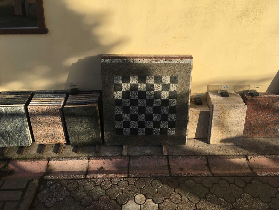 szachy, warcaby z granitu