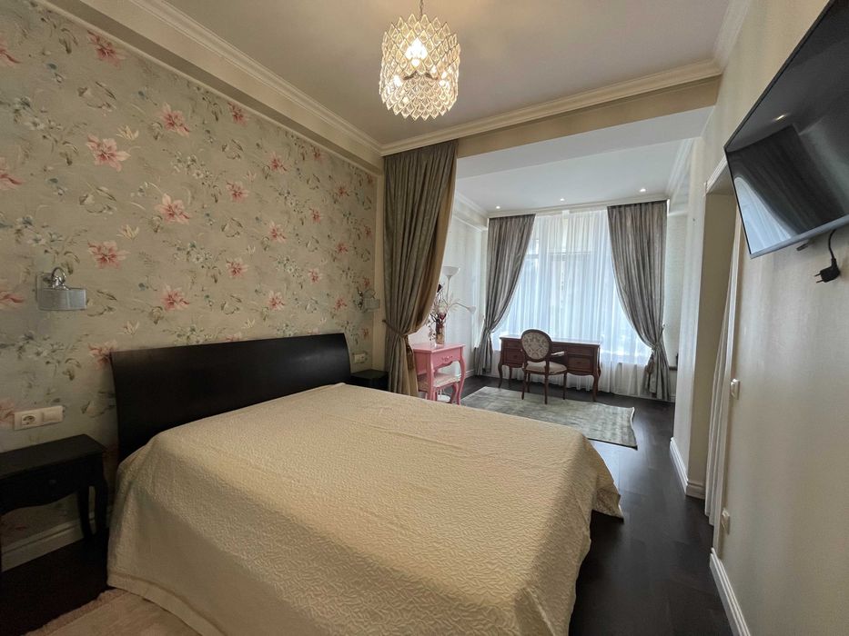 Новая аренда! 3ком., газ, свет,  отлич. ремонт жк Чайка улЛобановского