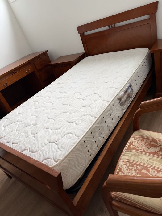 Cama + colchao + moveis - conj completo.