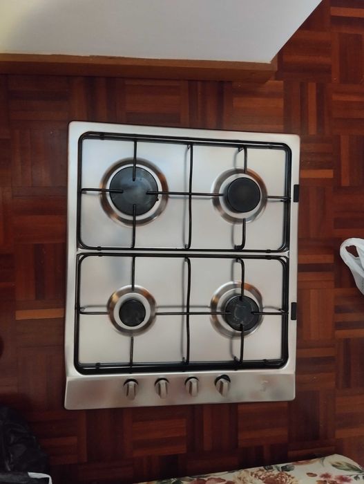 Placa a gás em excelente estado de conservação