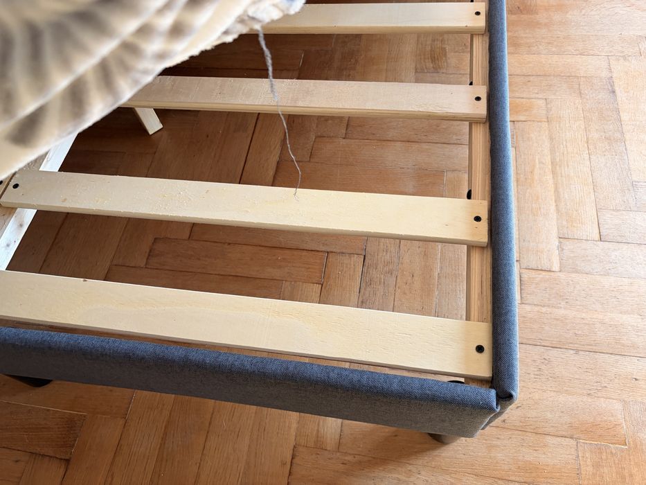 Cama de casal como nova